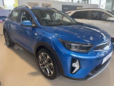 Voir le détail de l'offre de cette KIA Stonic 1.0 T-GDi 100ch Collection de 2024 en vente à partir de 20 799 €