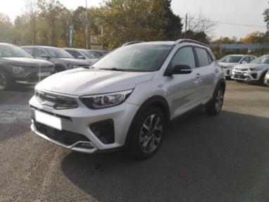 Voir le détail de l'offre de cette KIA Stonic 1.0 T-GDi 100ch GT Line DCT7 de 2022 en vente à partir de 205.86 €  / mois